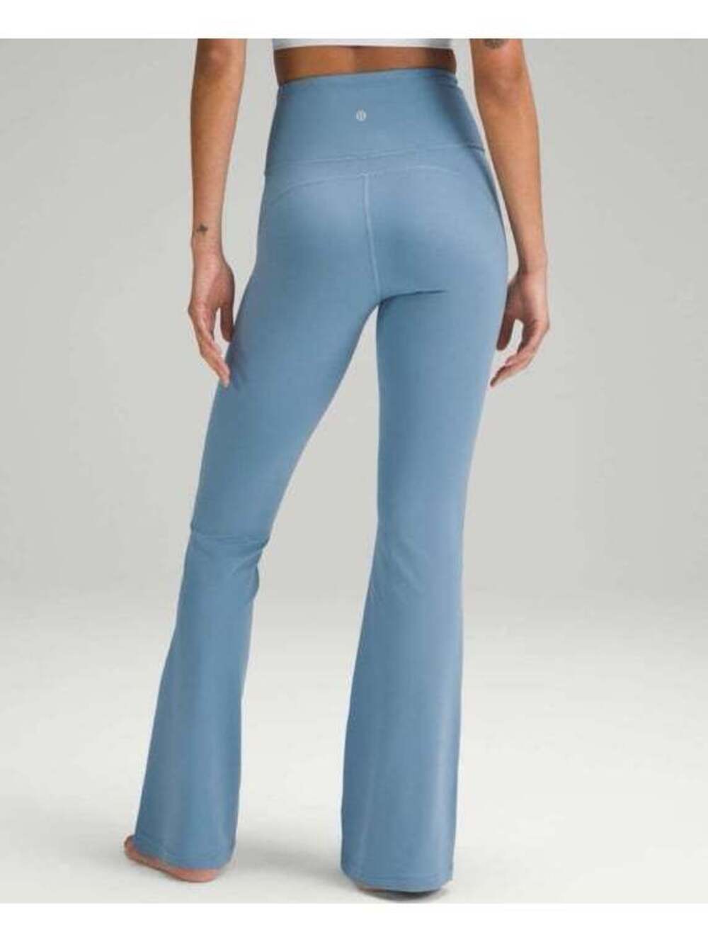 Lululemon Groove Super-High-Rise Flared
Pant 33” size 6